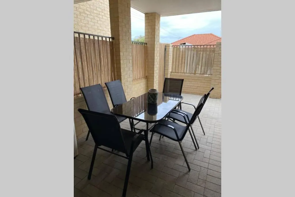 Central Close Shops City Airport Wifi Netflix Park Perth